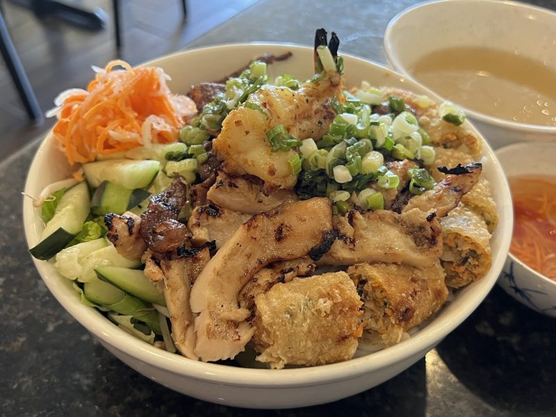 Pho Lee food